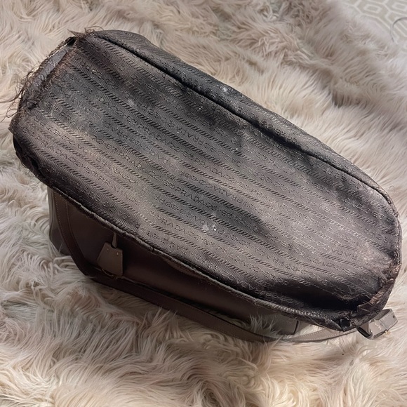 Prada Lux Saffiano Medium Tote in Argilla - Picture 9 of 13